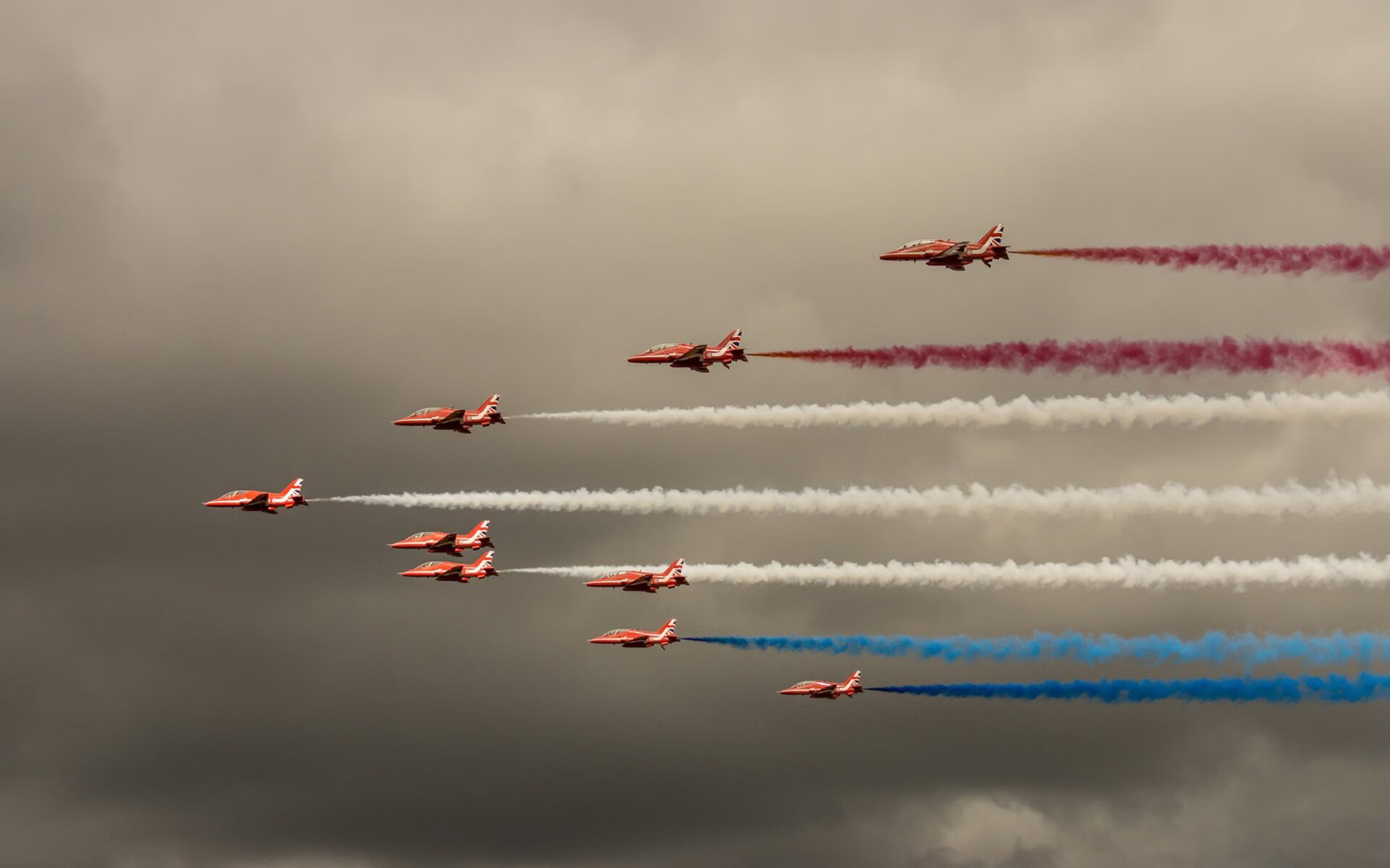 实验性足球赛事试点全国推行，探索多元化比赛模式，校园足球实验班