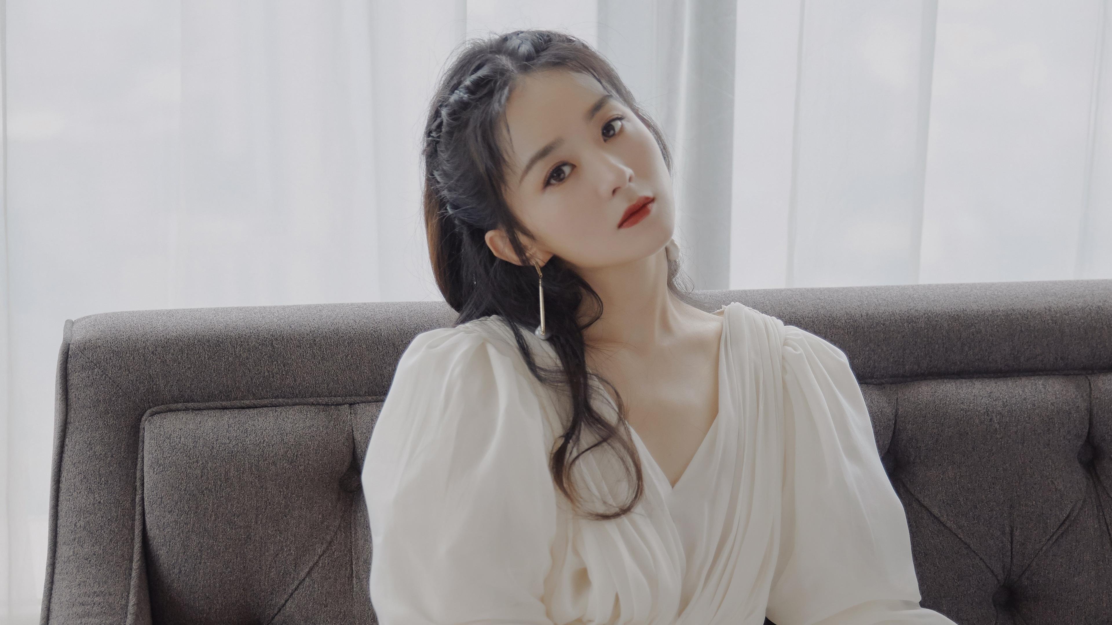 德甲城市足球发展快速，全国范围推广足球运动，德甲踢球风格